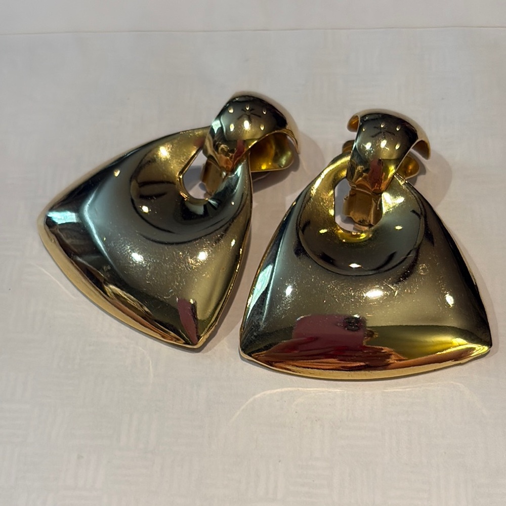 Vintage 80’s Gold Glossy Geometric Clip On Earrings